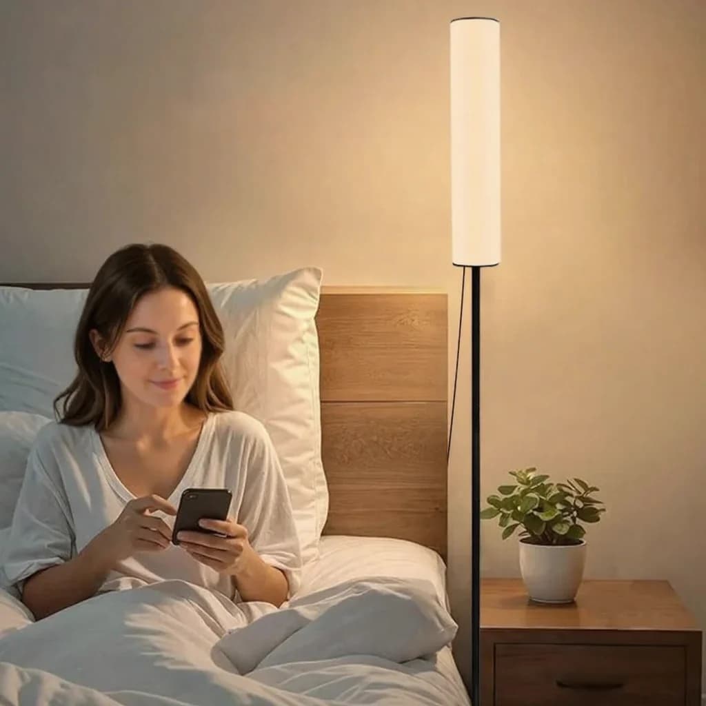 מנורת רצפה LED מתכווננת בגובה עם בסיס חצובה ו-3 מצבי צבע