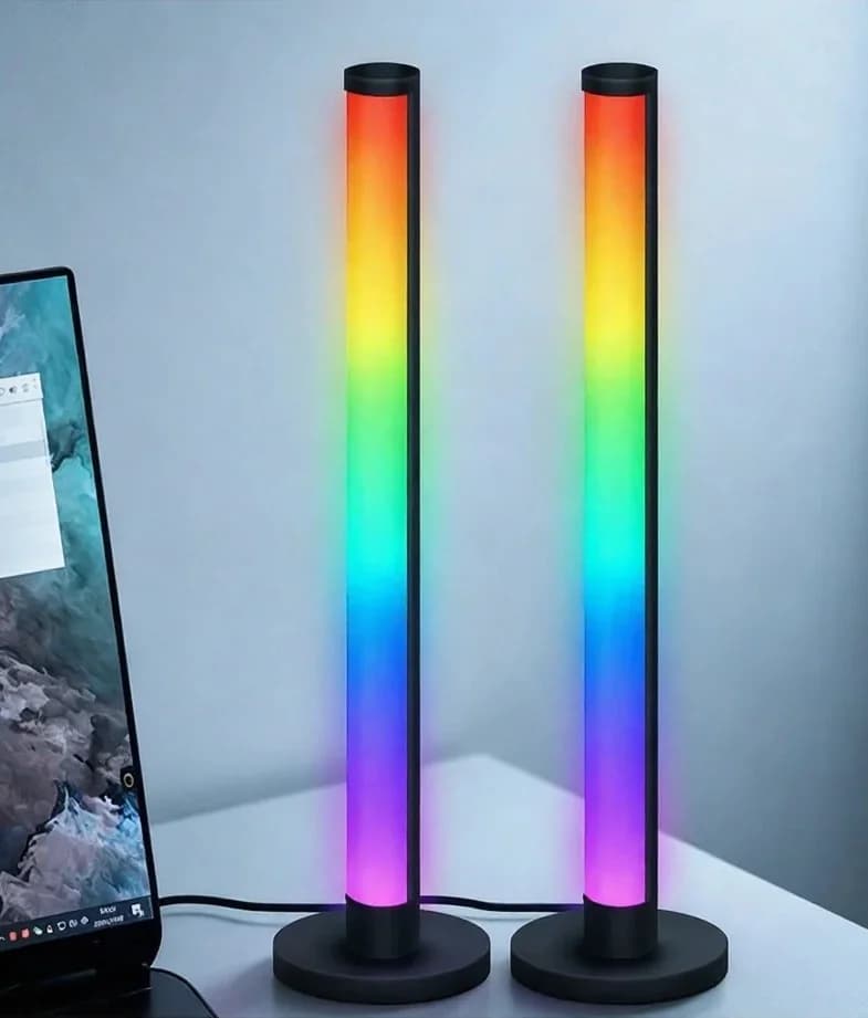מנורת שולחן LED RGB רגישה לסאונד עם שליטה באפליקציה